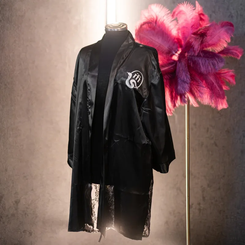 Maison Tabou Kimono „Maison Tabou“ aus Satin